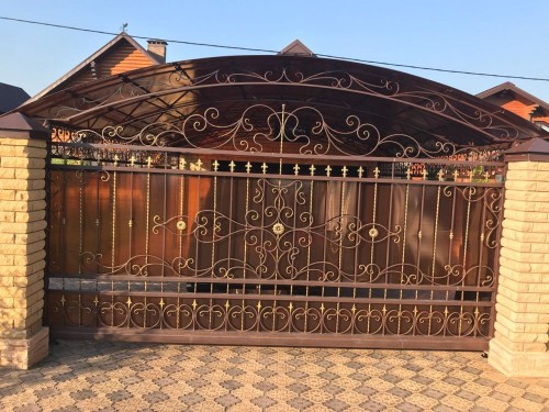 Ворота в Казани
